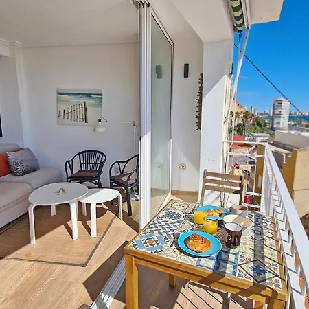Luxury Beachside Apartment *